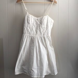 H&M divided off white sundress w/ side pockets